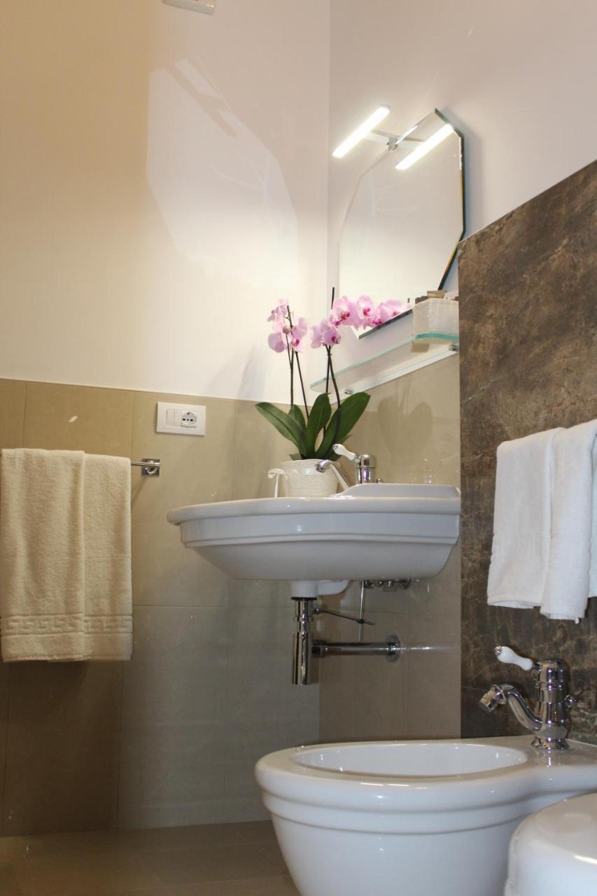 B&B Palazzo Rochira กาสเตลลาเนตา ภายนอก รูปภาพ