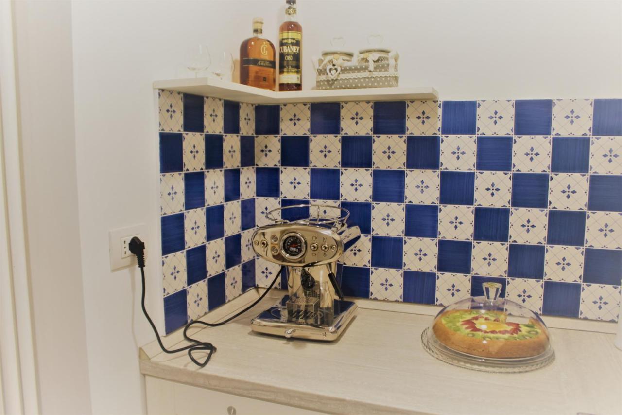 B&B Palazzo Rochira กาสเตลลาเนตา ภายนอก รูปภาพ